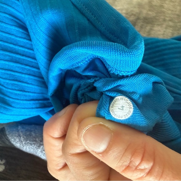 Lululemon Ebb to Street Cropped Racerback Tank Top in Poolside Blue Size 4 - Picture 10 of 10